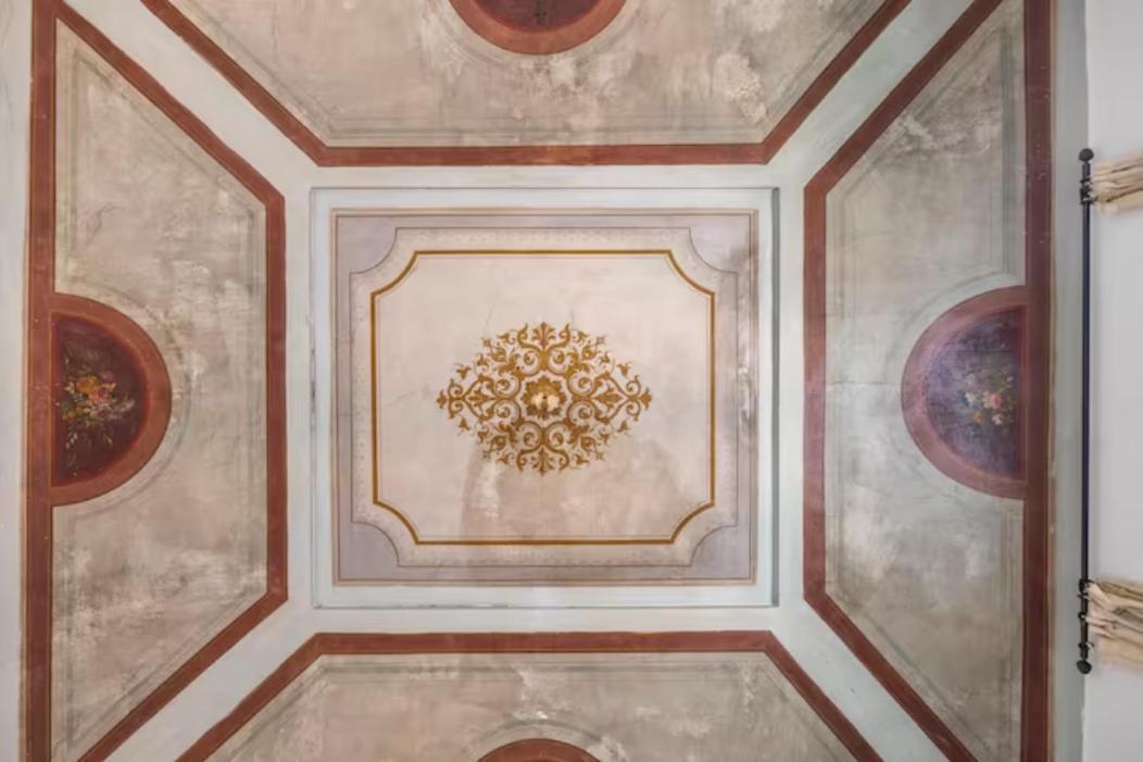 Charming At Spanish Steps, No Elevator Apartment
