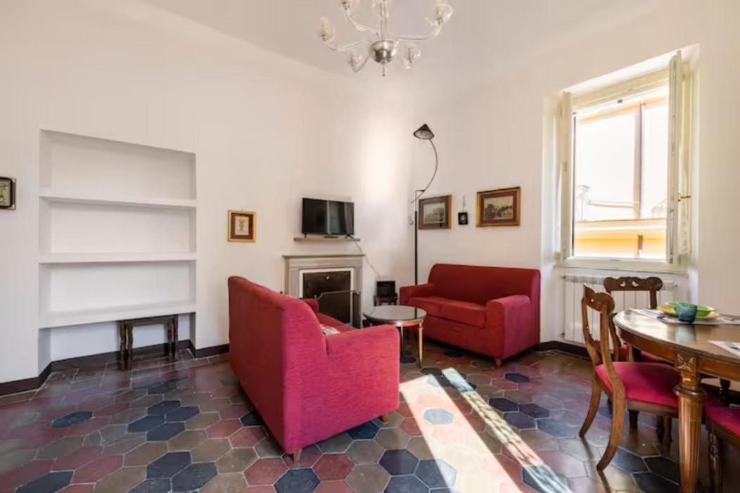 Charming At Spanish Steps, No Elevator Apartment