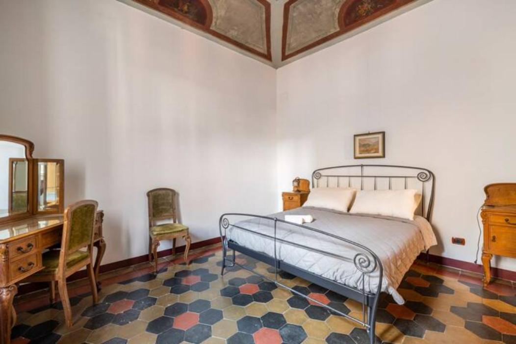 Charming At Spanish Steps, No Elevator Apartment Rome