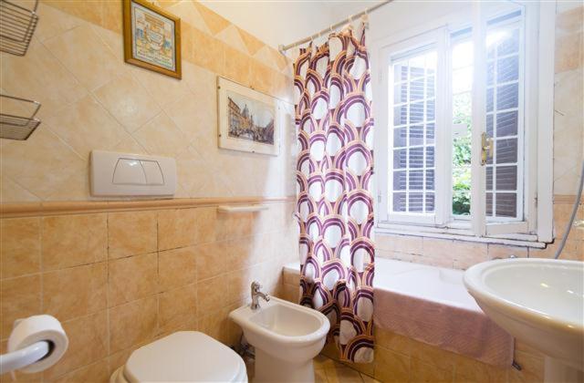 Vatican Low Cost Apartment *