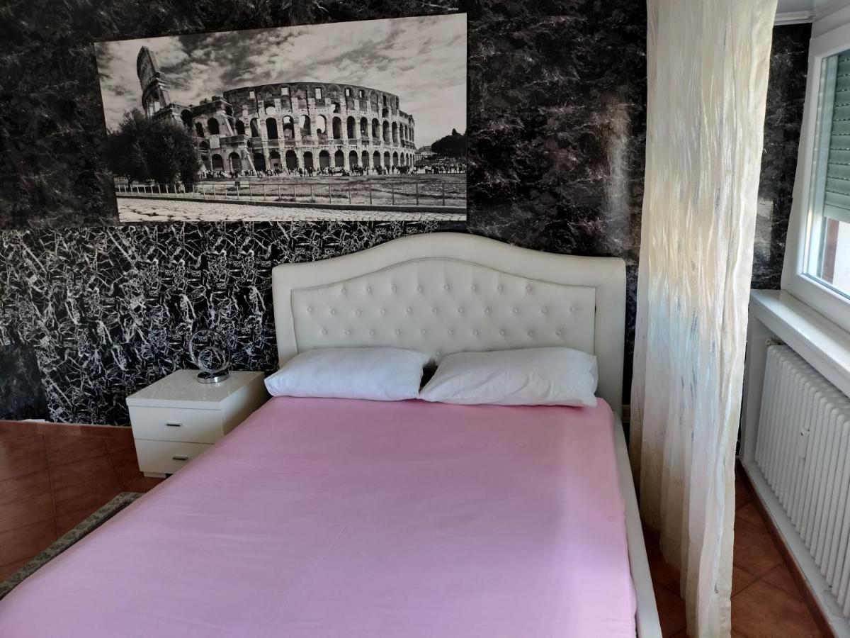 Nice In The Center Of Apartment