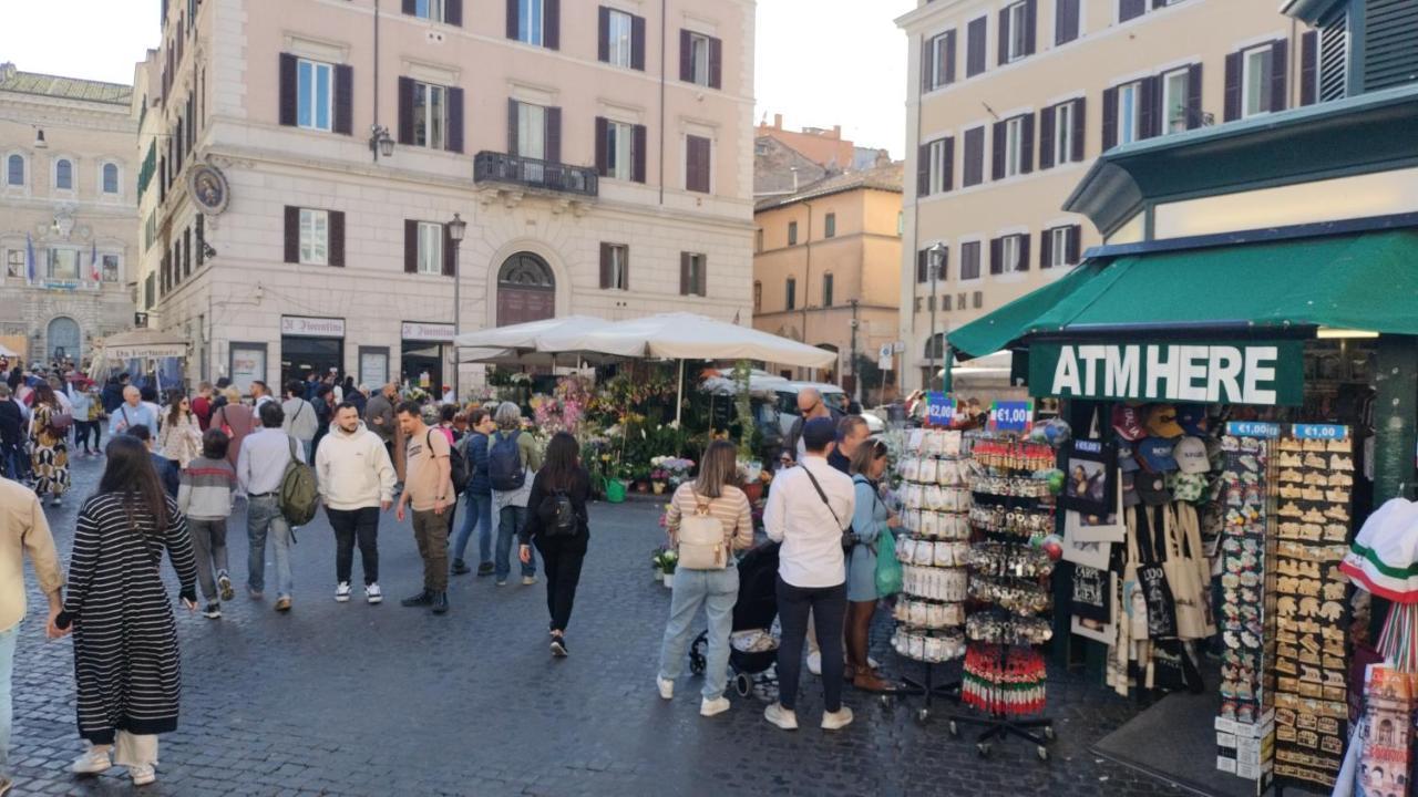 Nice In The Center Of * Rome