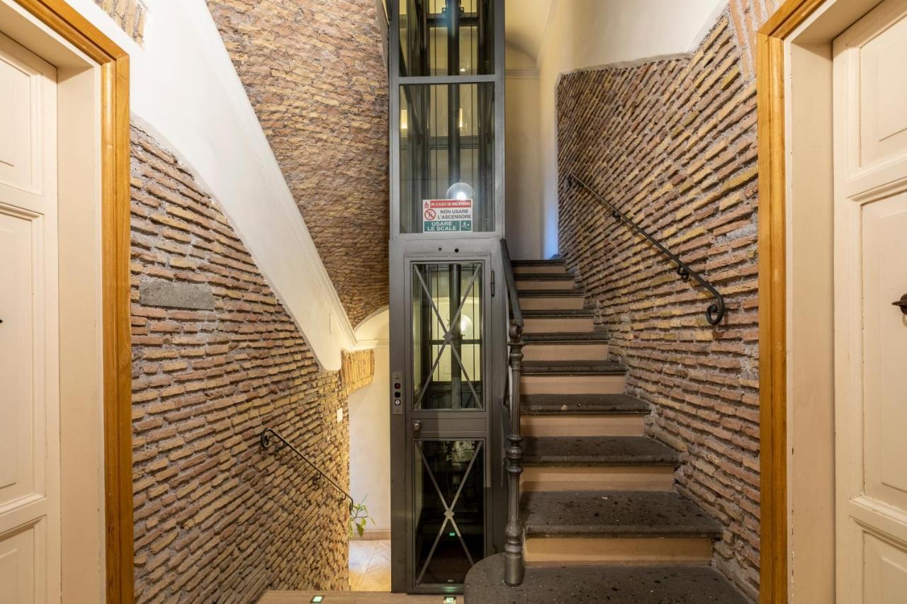 Largo Arenula By Hili * Roma