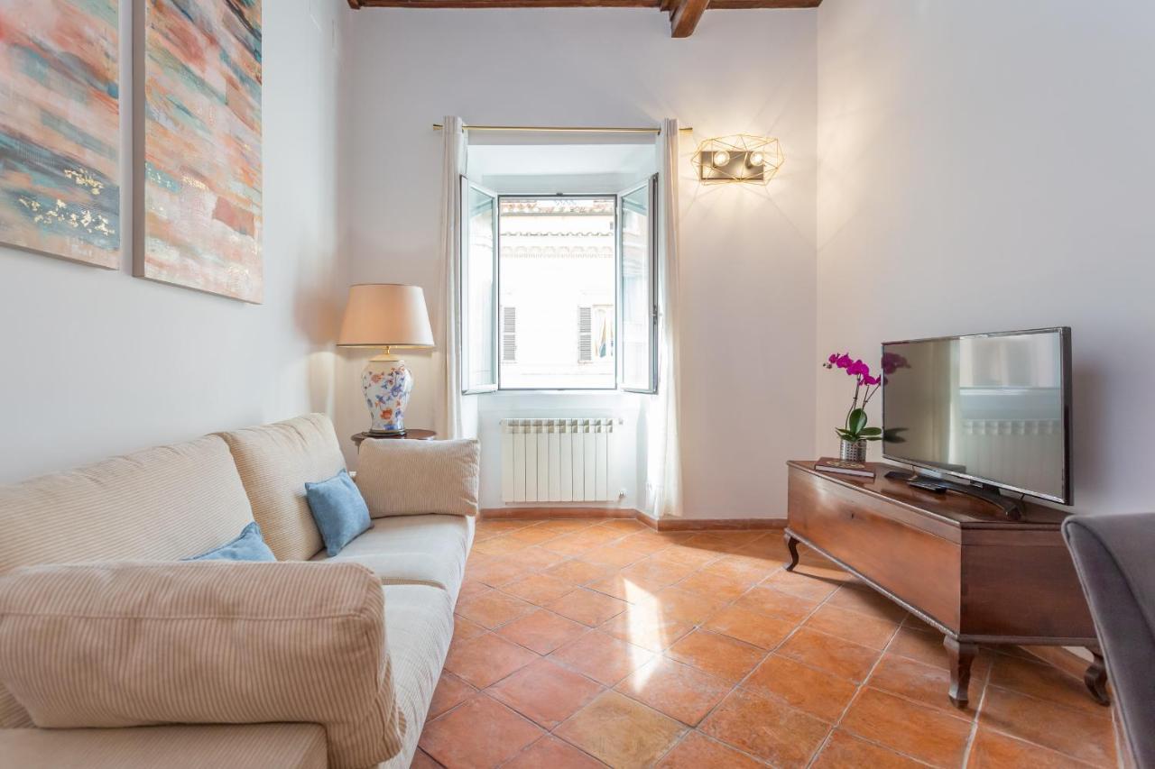Apartment Barberini 3 Bdr Rome