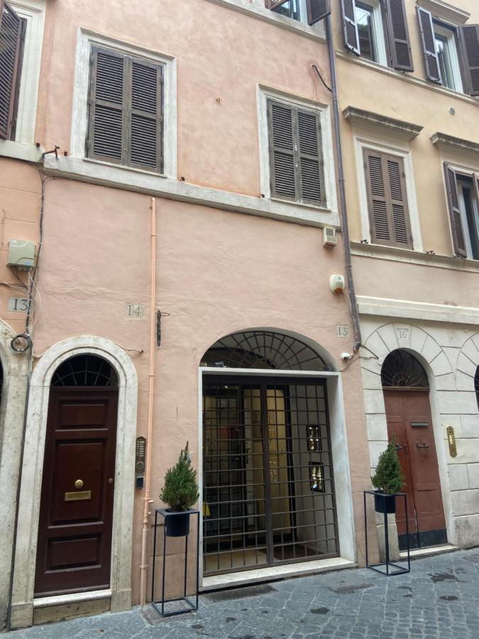 Sweet Laurina Rome
