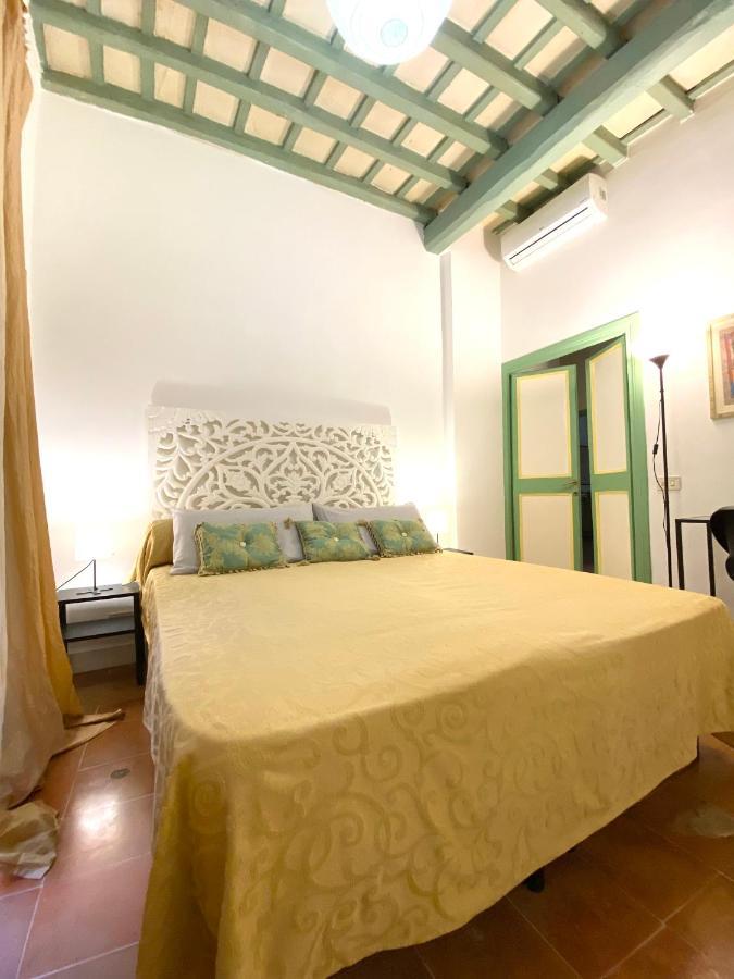 Pantheon Ancient Apartment