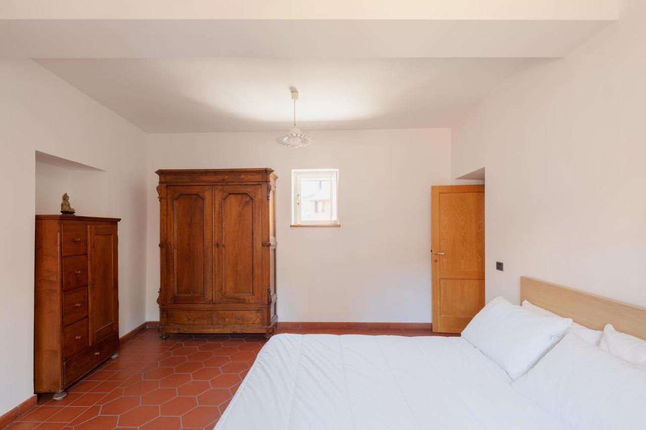 Quiet In The Heart Of Trastevere