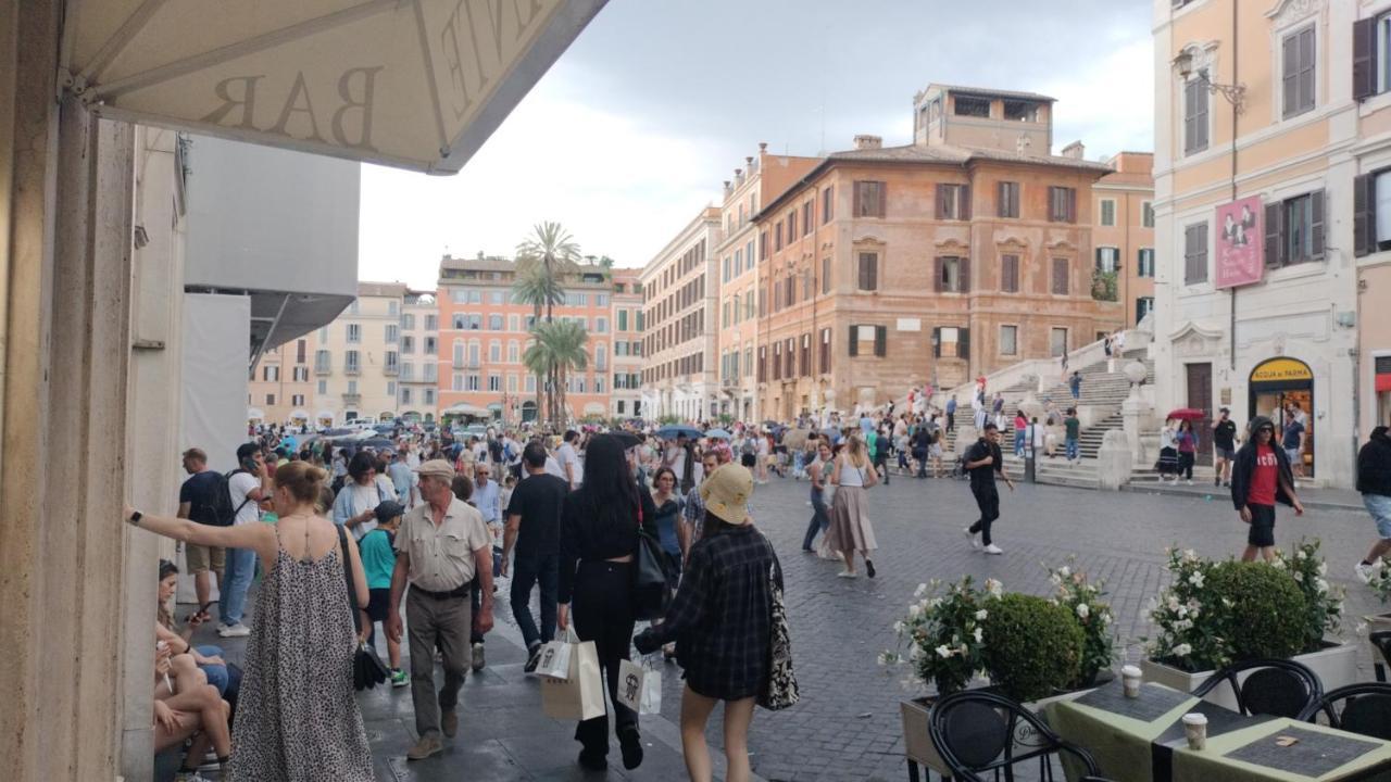 Nice In The Center Of * Rome