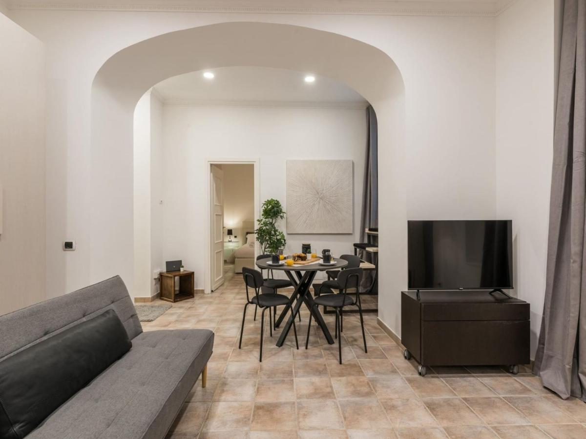 The Rent - Gorgeous One-bedroom Near Piazza Di Spagna Apartment
