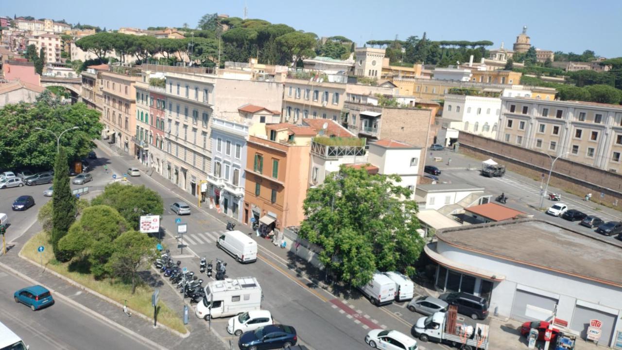 Nice In The Center Of * Rome