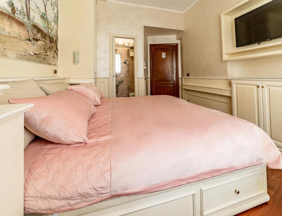 Downtown Luxury - Termini Train Station Bed & Breakfast Rome
