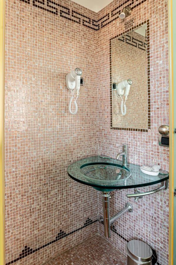 Downtown Luxury - Termini Train Station Bed & Breakfast Rome