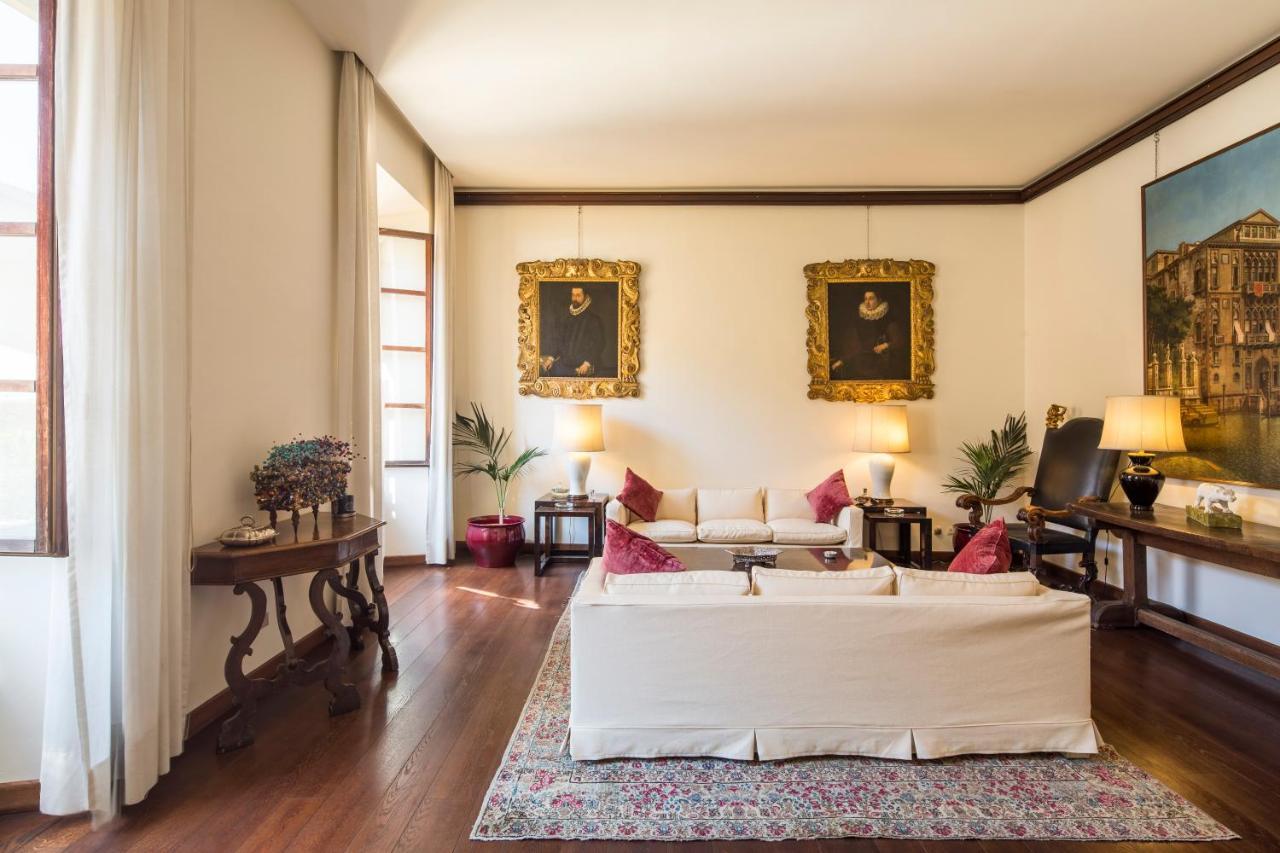 Palazzo Berardi: Renaissance Downtown Luxury Hébergement de vacances Rome