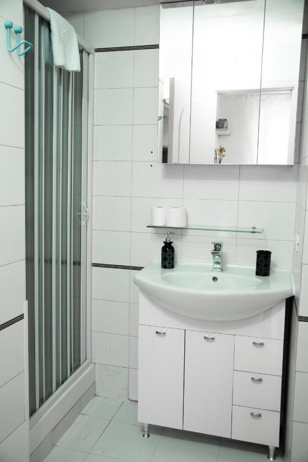Shabby Studio- Ai Fori Imperiali Rome
