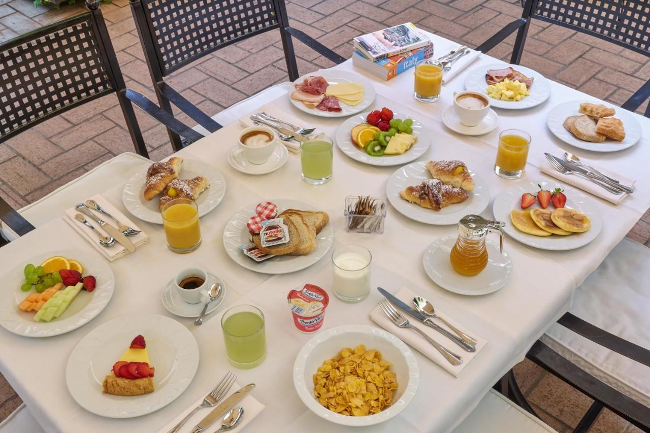 Degli Artisti Hotel 4*