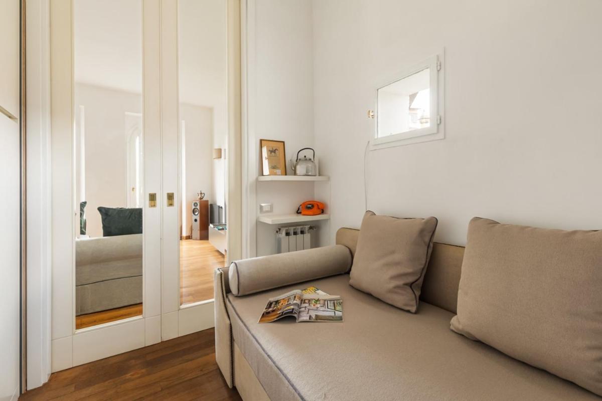 Trilussa Stylish Penthouse *