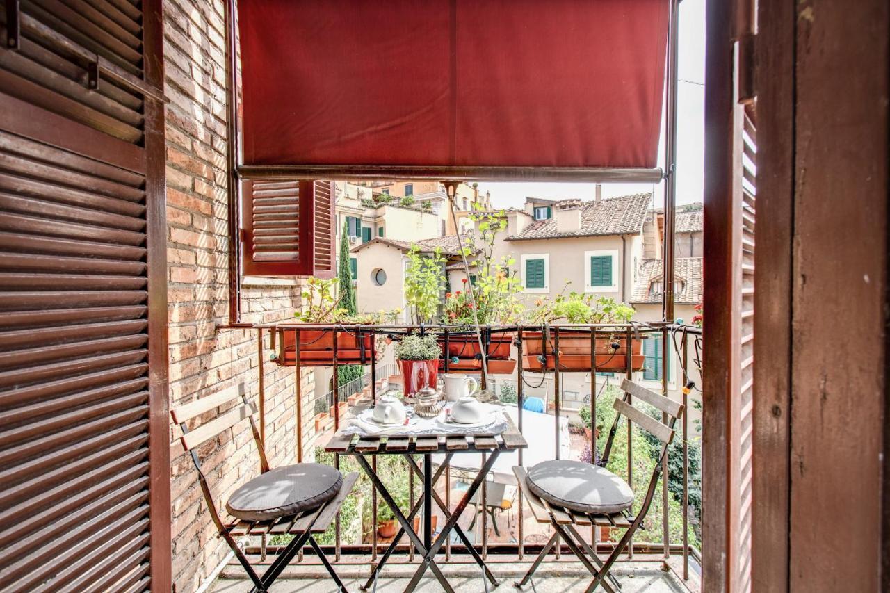 Wonderful With Balcony In Piazza Margana * Rome