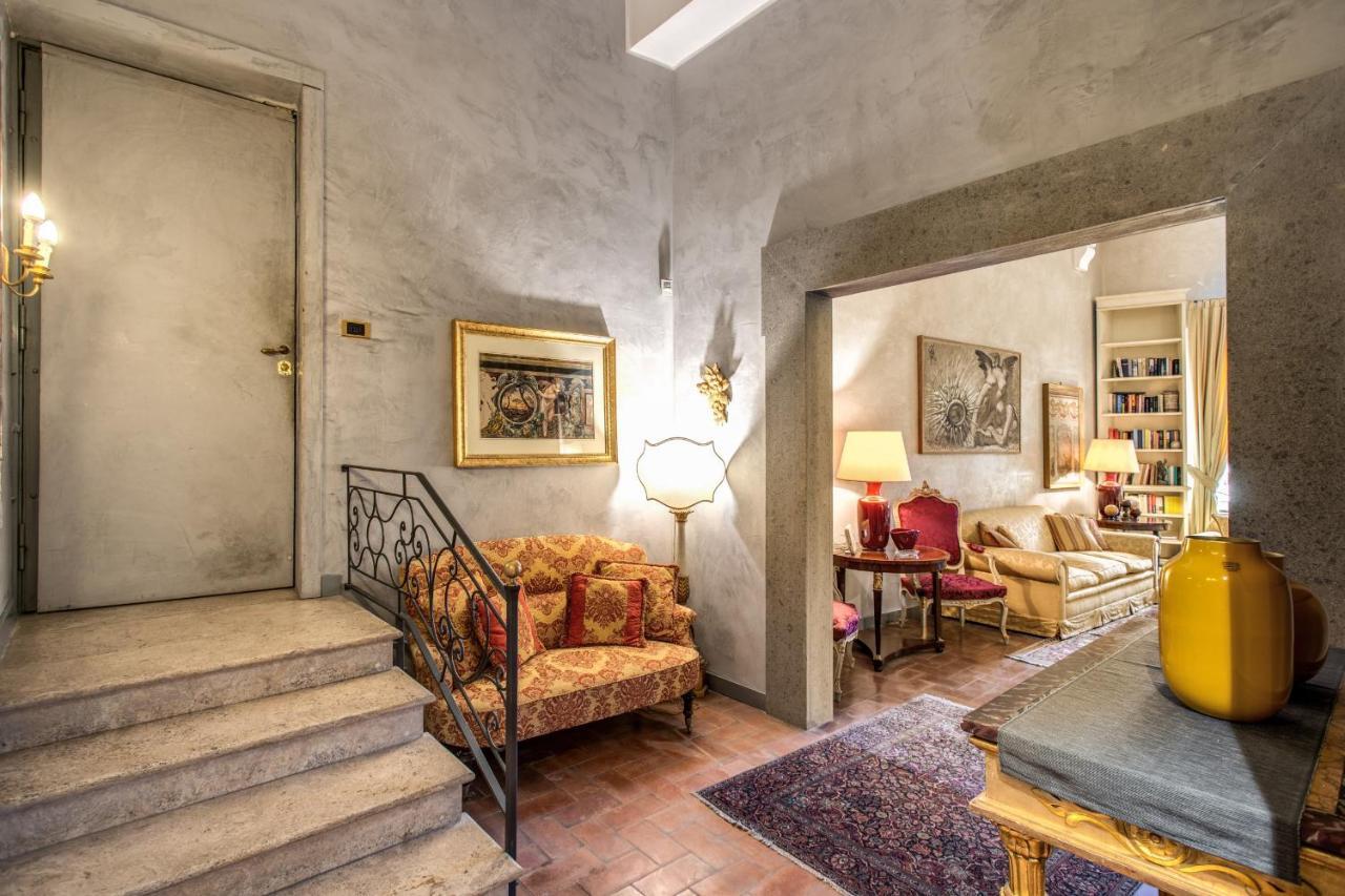 Wonderful With Balcony In Piazza Margana Apartment