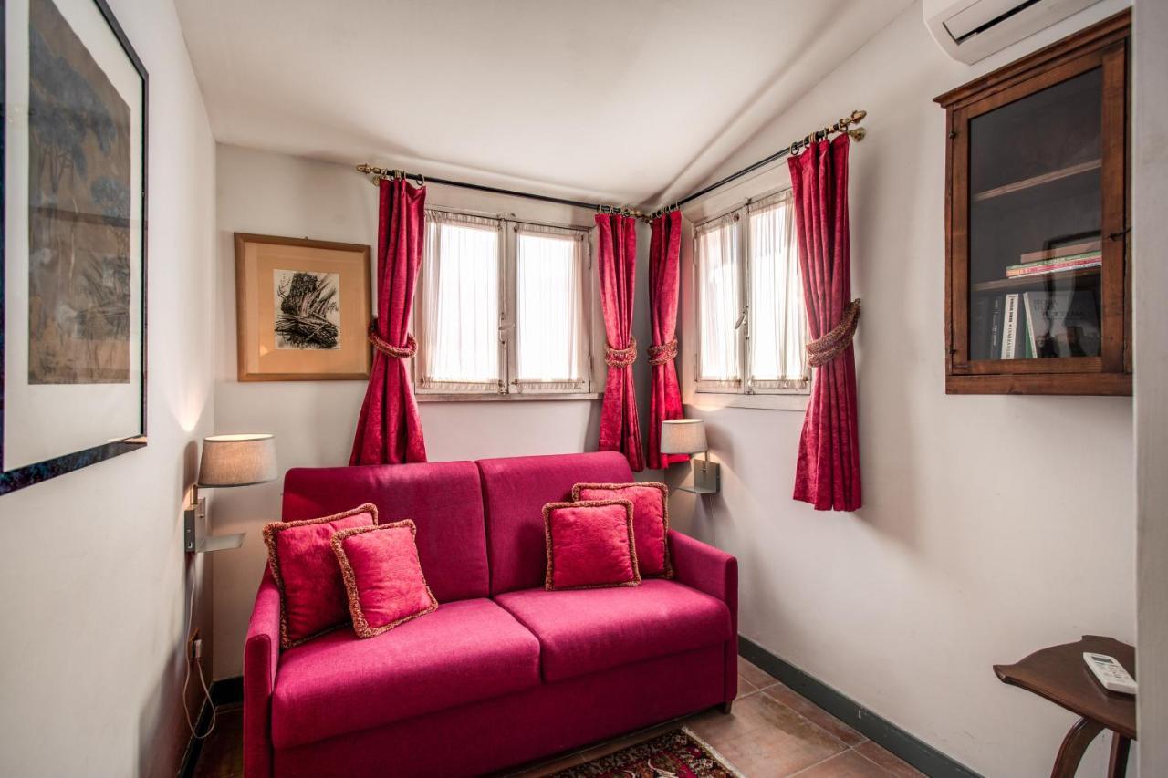 Wonderful With Balcony In Piazza Margana Apartment Rome