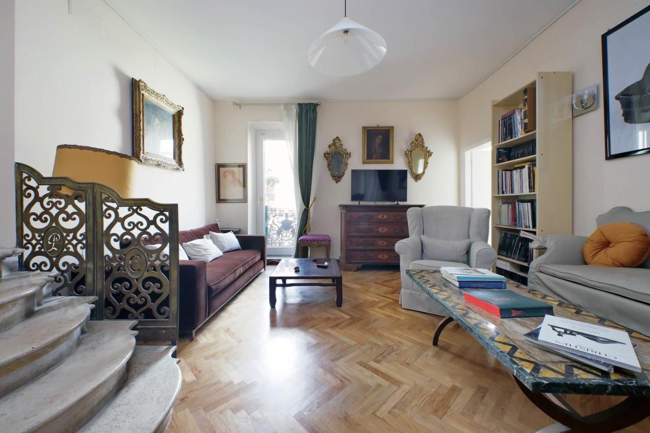 Apartment On The Steps *