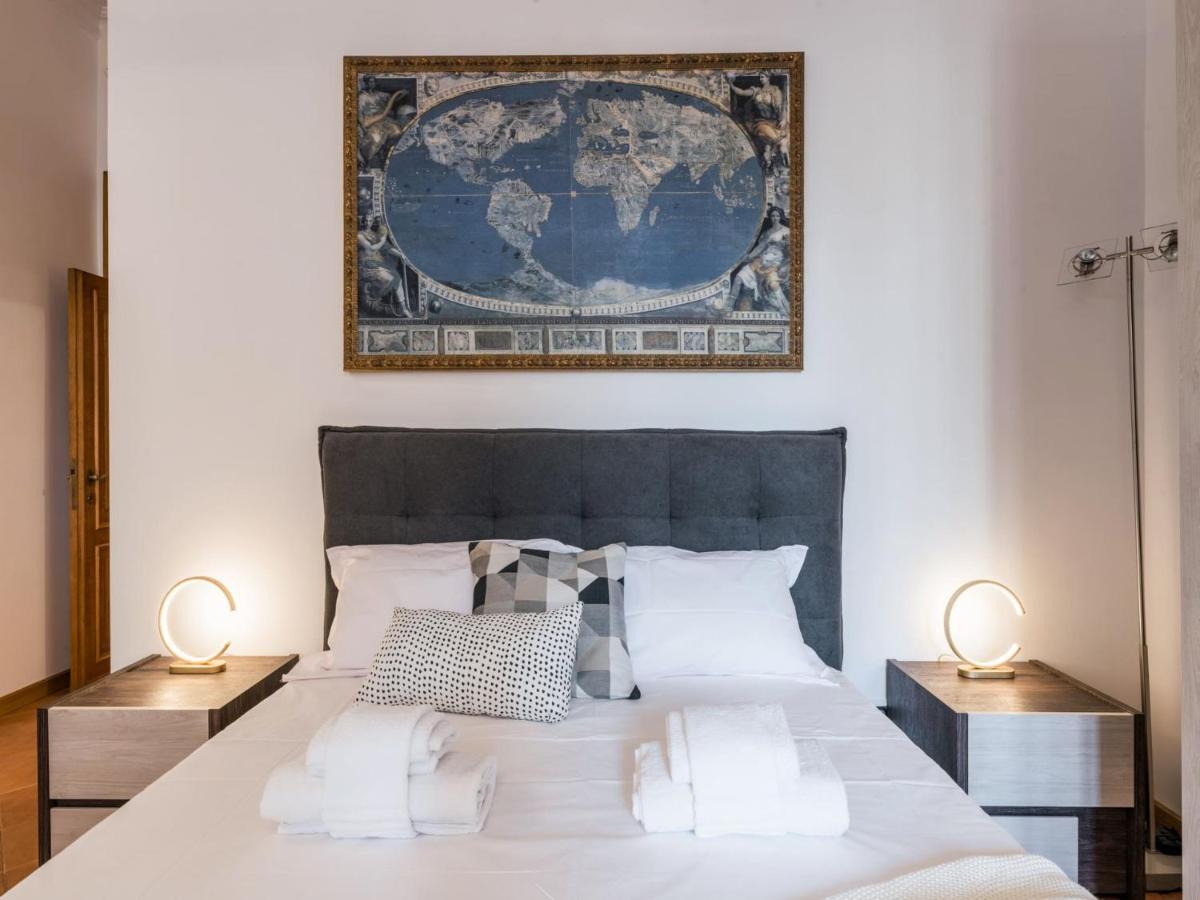 The Rent - Three-bedroom Near The Quirinale Apartment