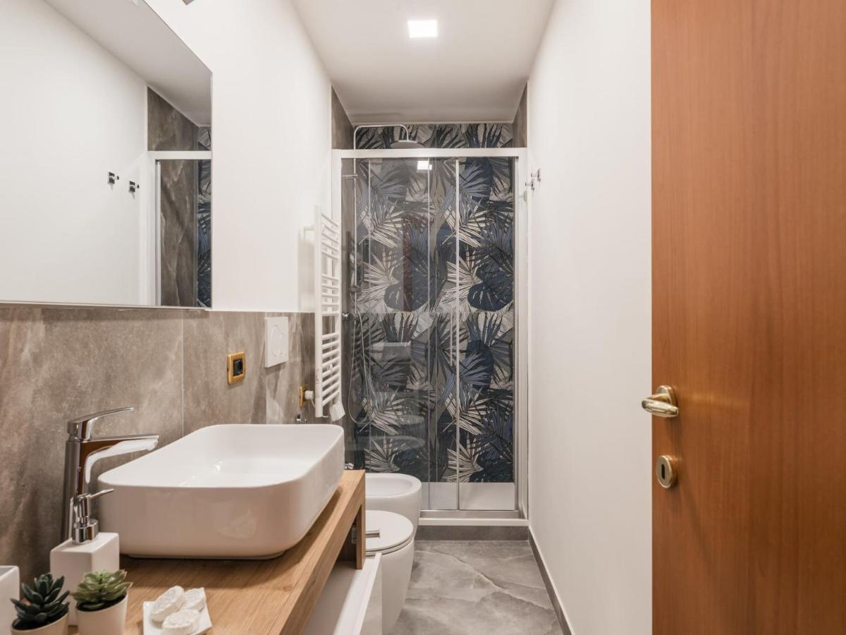 The Rent - Three-bedroom Near The Quirinale *