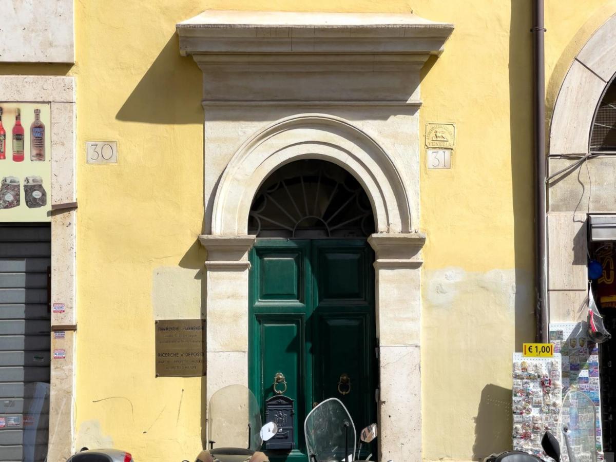 Apartment The Rent - Three-bedroom Near The Quirinale