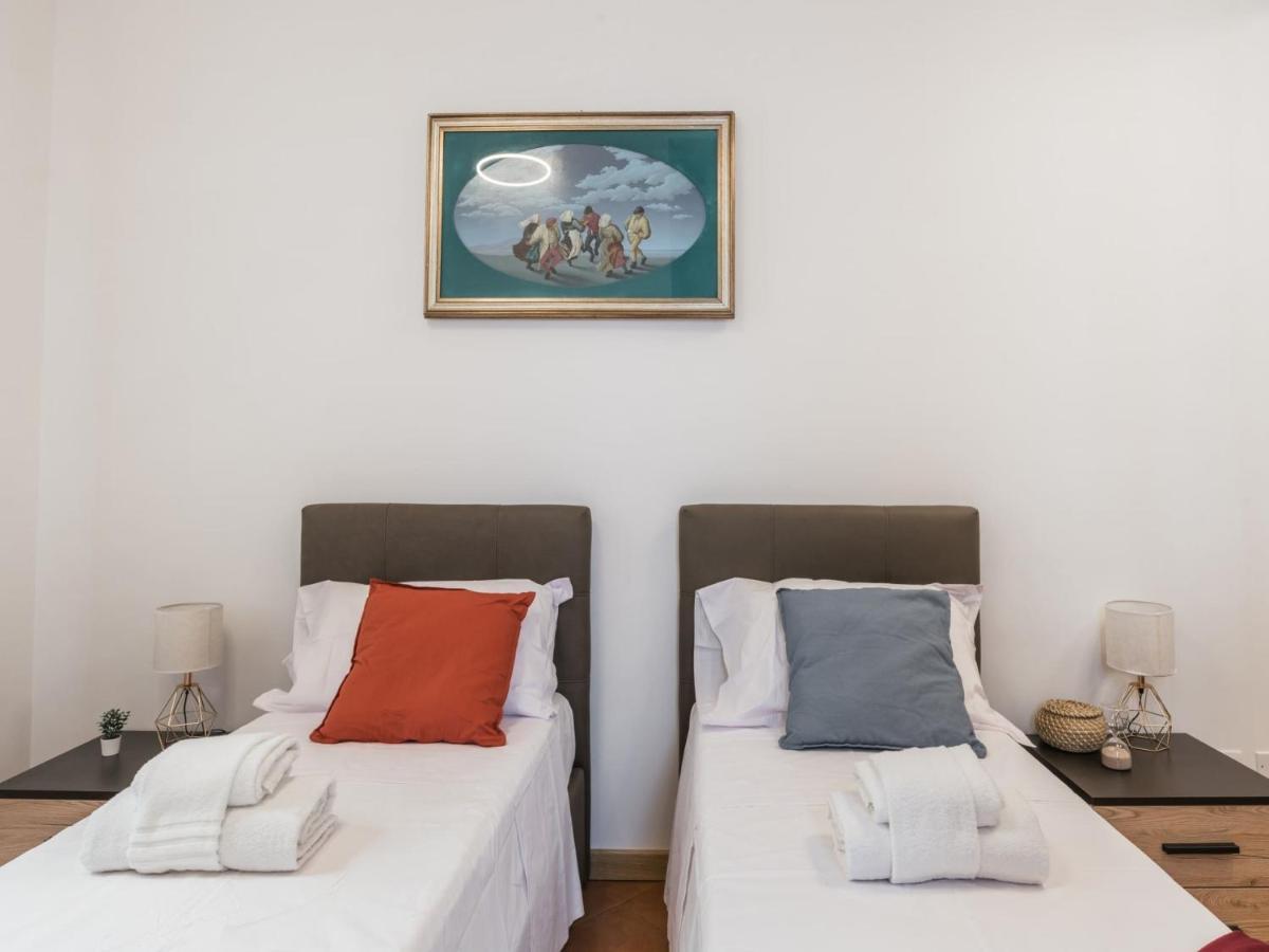 The Rent - Three-bedroom Near The Quirinale Apartment Rome