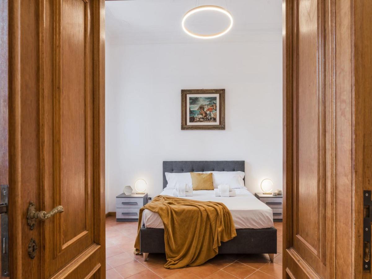 Apartment The Rent - Three-bedroom Near The Quirinale