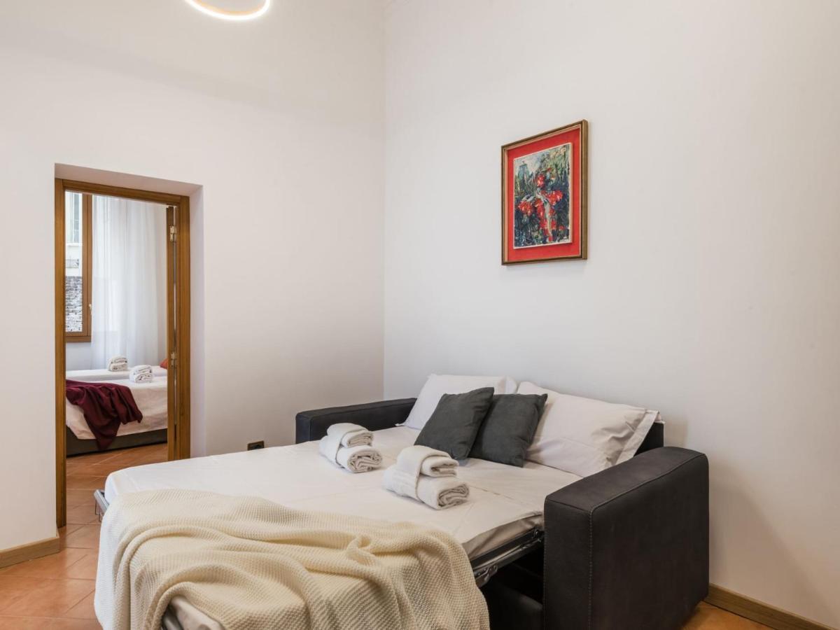 Apartment The Rent - Three-bedroom Near The Quirinale Rome