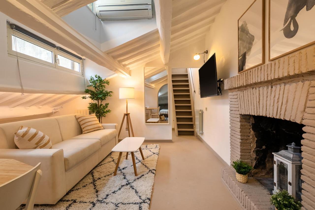 Rooftop Colosseum Apartment *