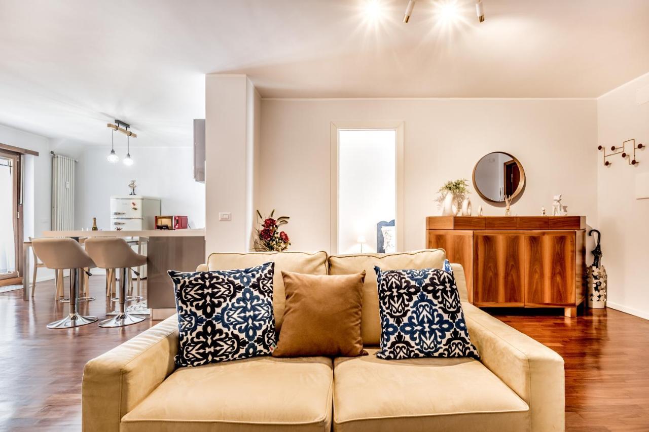 Appartement Bbhome Penthouse Bright And Elegant Metro Conca D'oro *