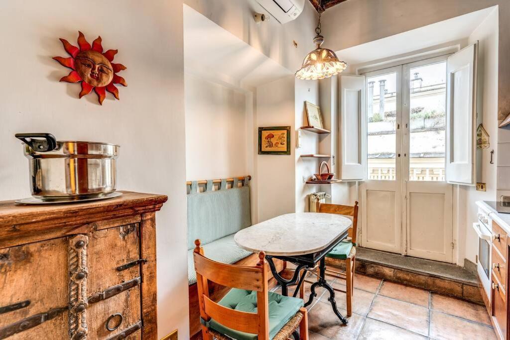 Appartement Flat With Lovely Views Near Piazza Navona Rome