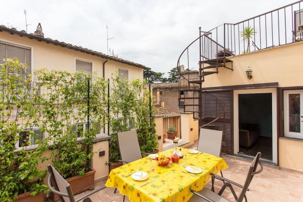 Frangipane 31 Monti Terrace * Roma
