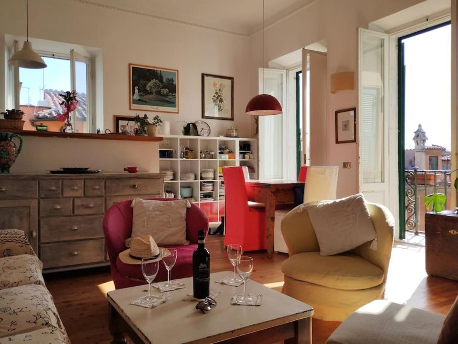 Apartment Dimora Torlonia - Elegance & Light In *