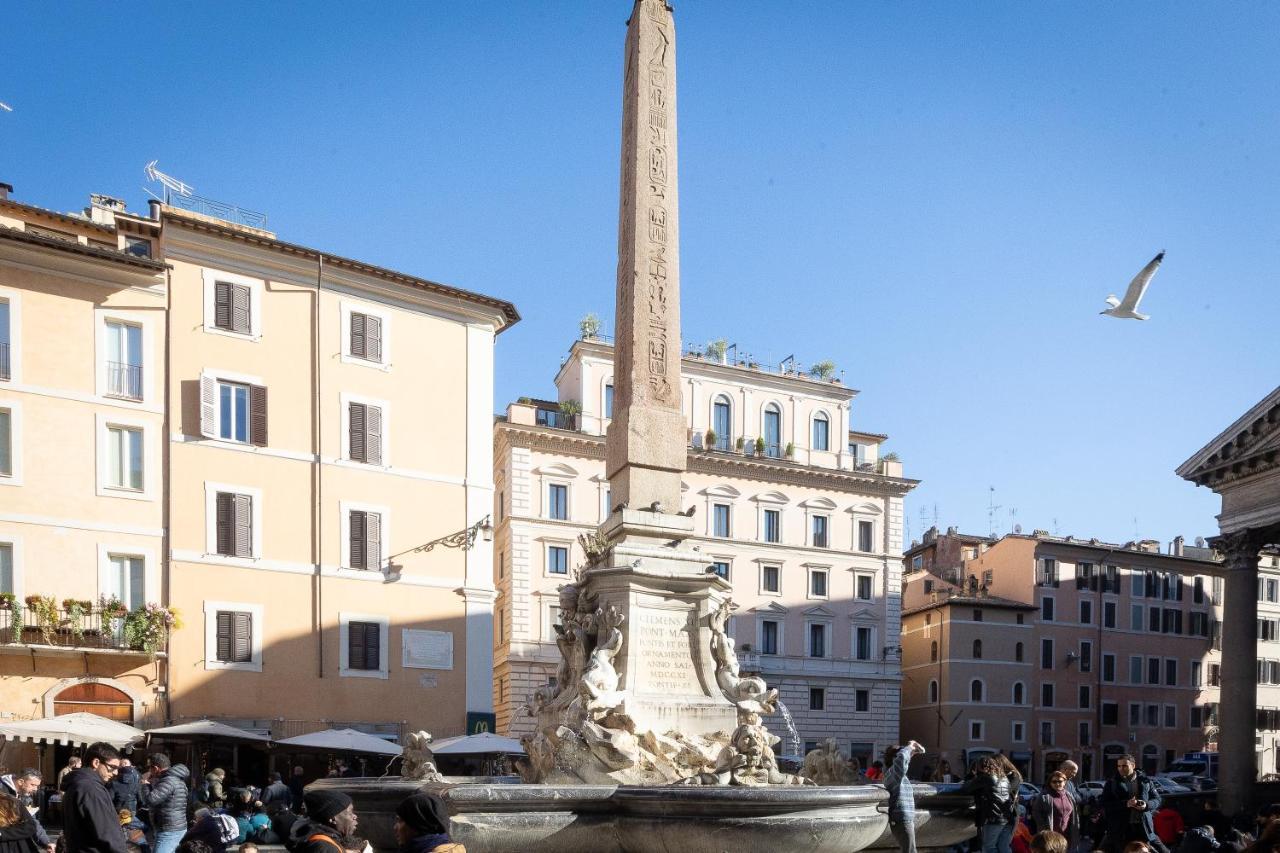 Pantheon By In Roma