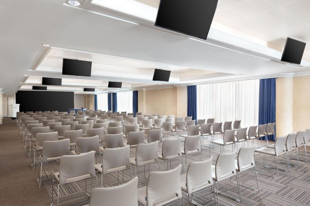 Hotel Courtyard By Marriott Central Park Rome