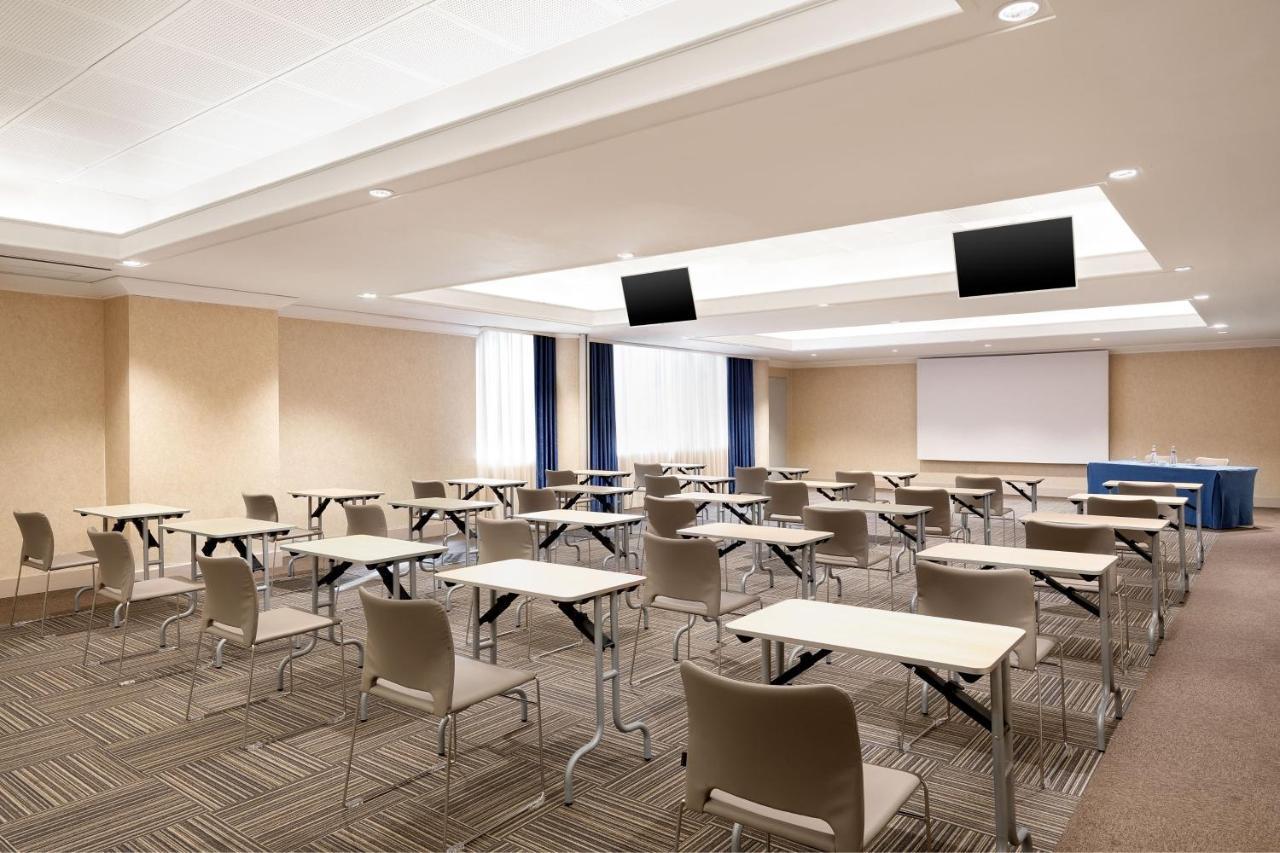 Hotel Courtyard By Marriott Central Park 4*