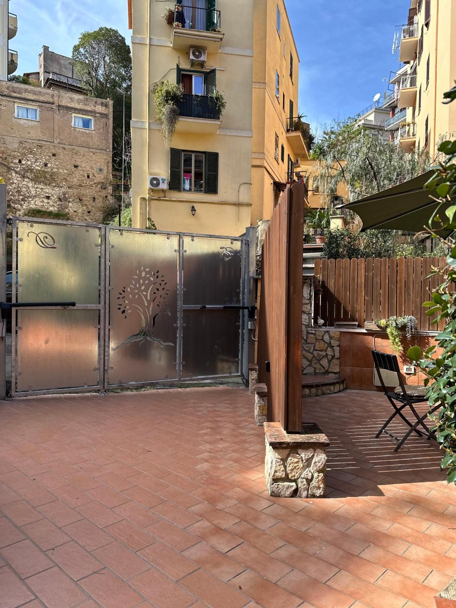 Eleonora House