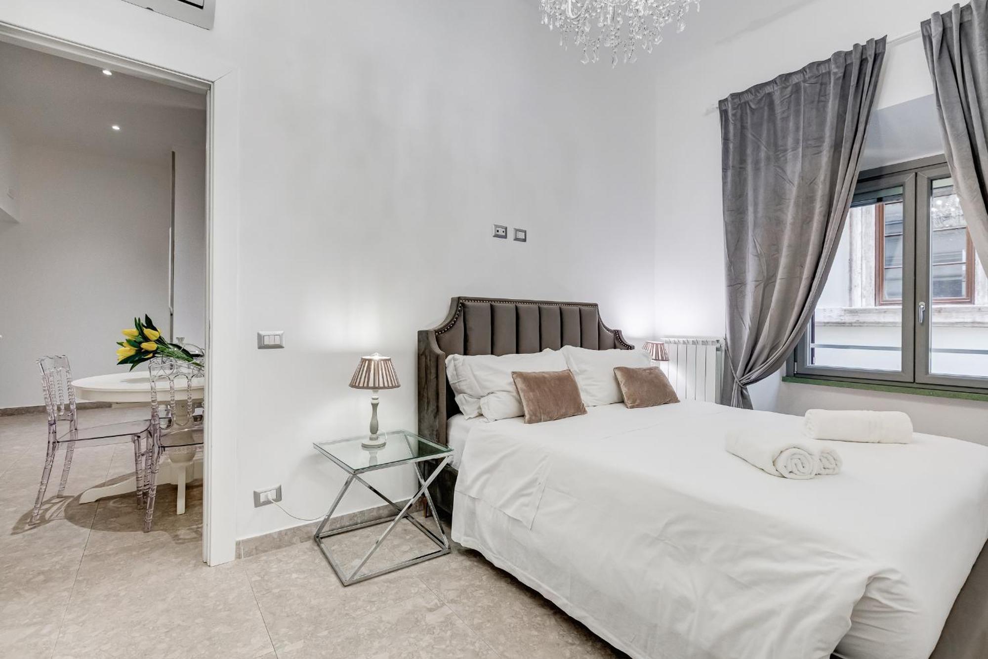 Crystal Trevi Fountain - Romedreamhome Rome