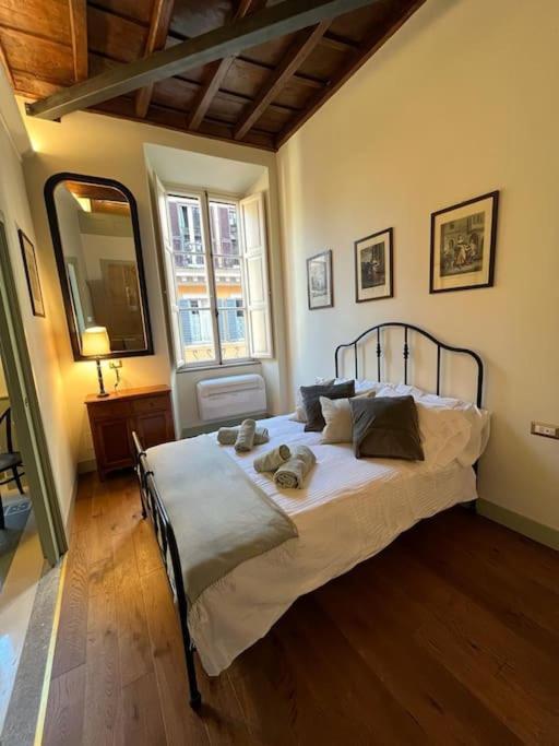 Boutique Signature In The Heart Of Ancient Apartment