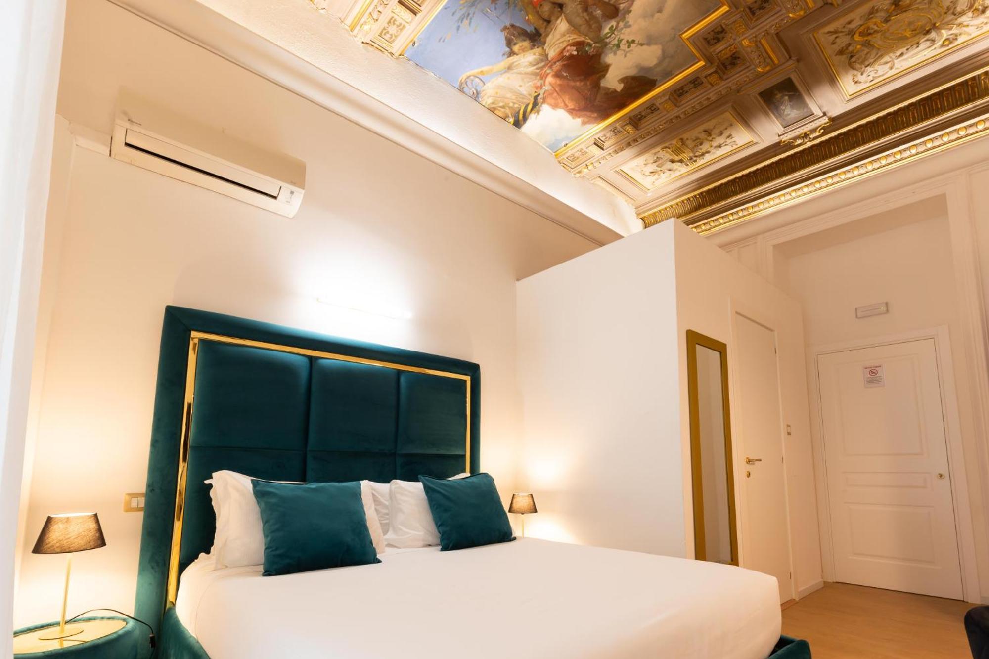 Cavour Luxury - Lr Collection Guest house *
