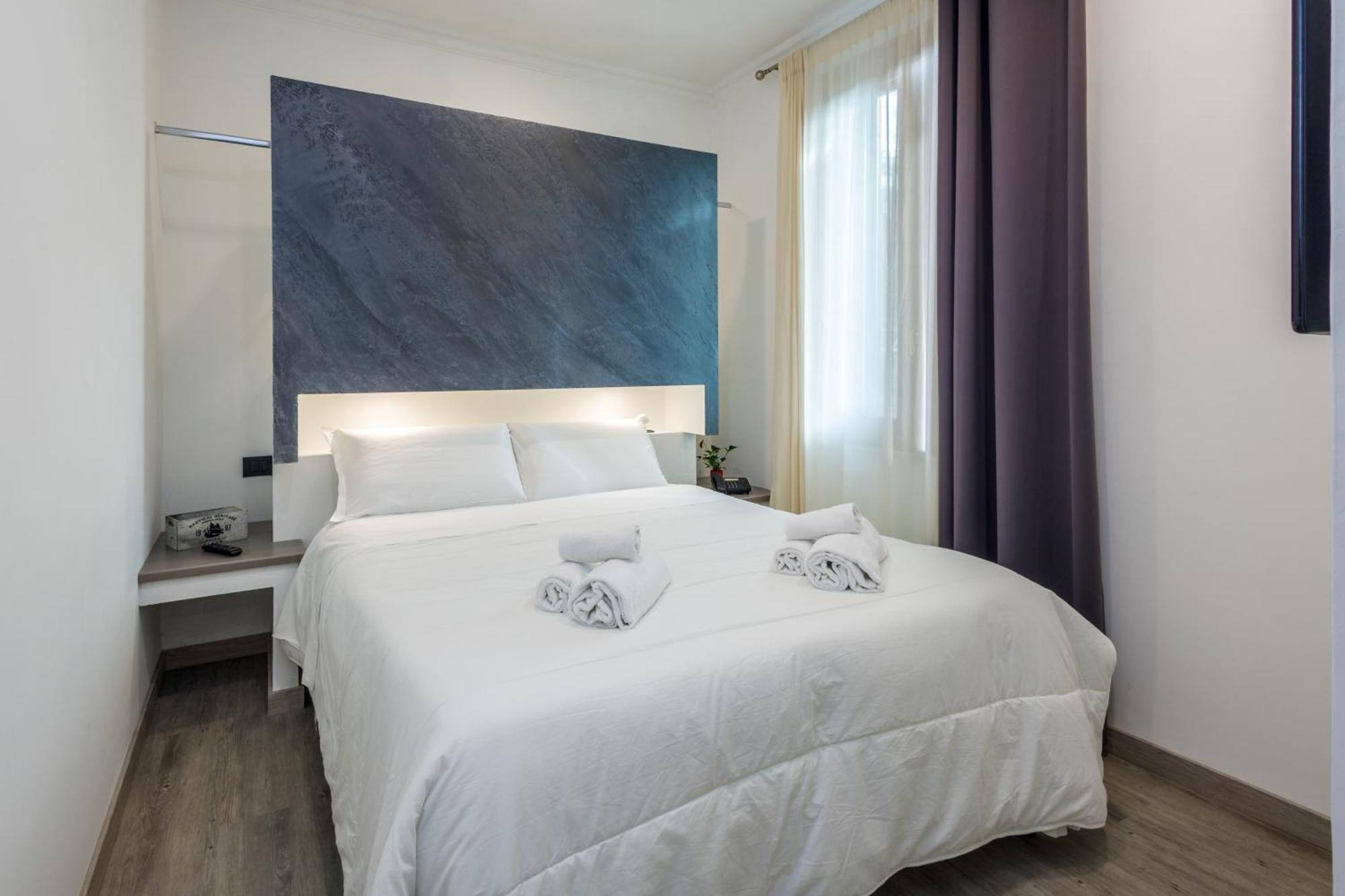 Hotel Crossroad 3*