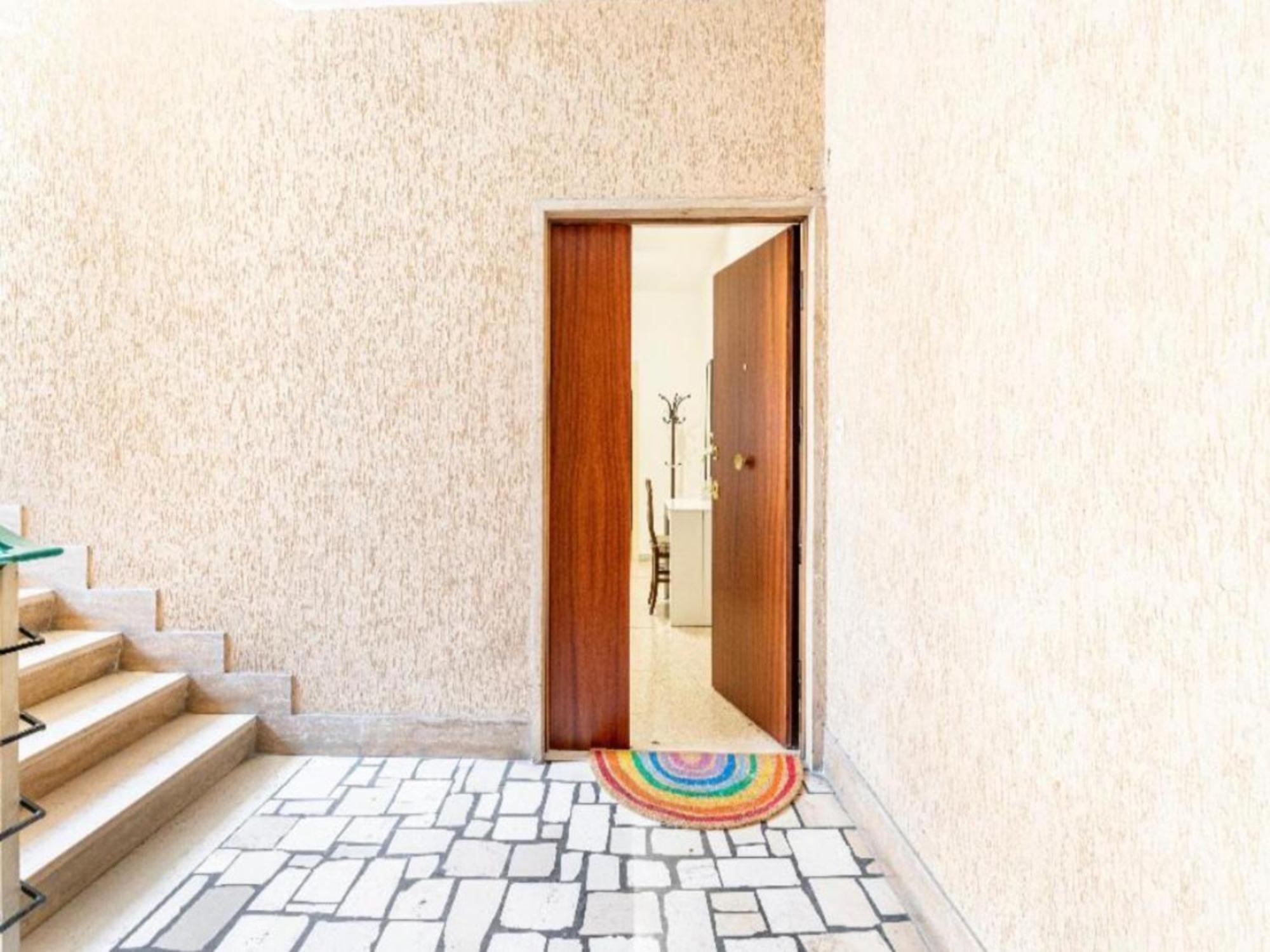 Massi Vatican House *