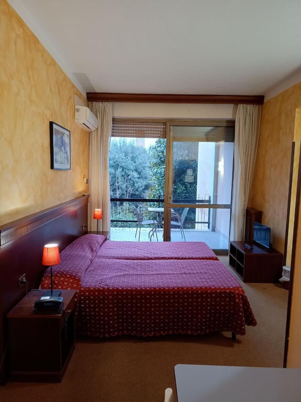 Aurelia Vatican 229 * Rome