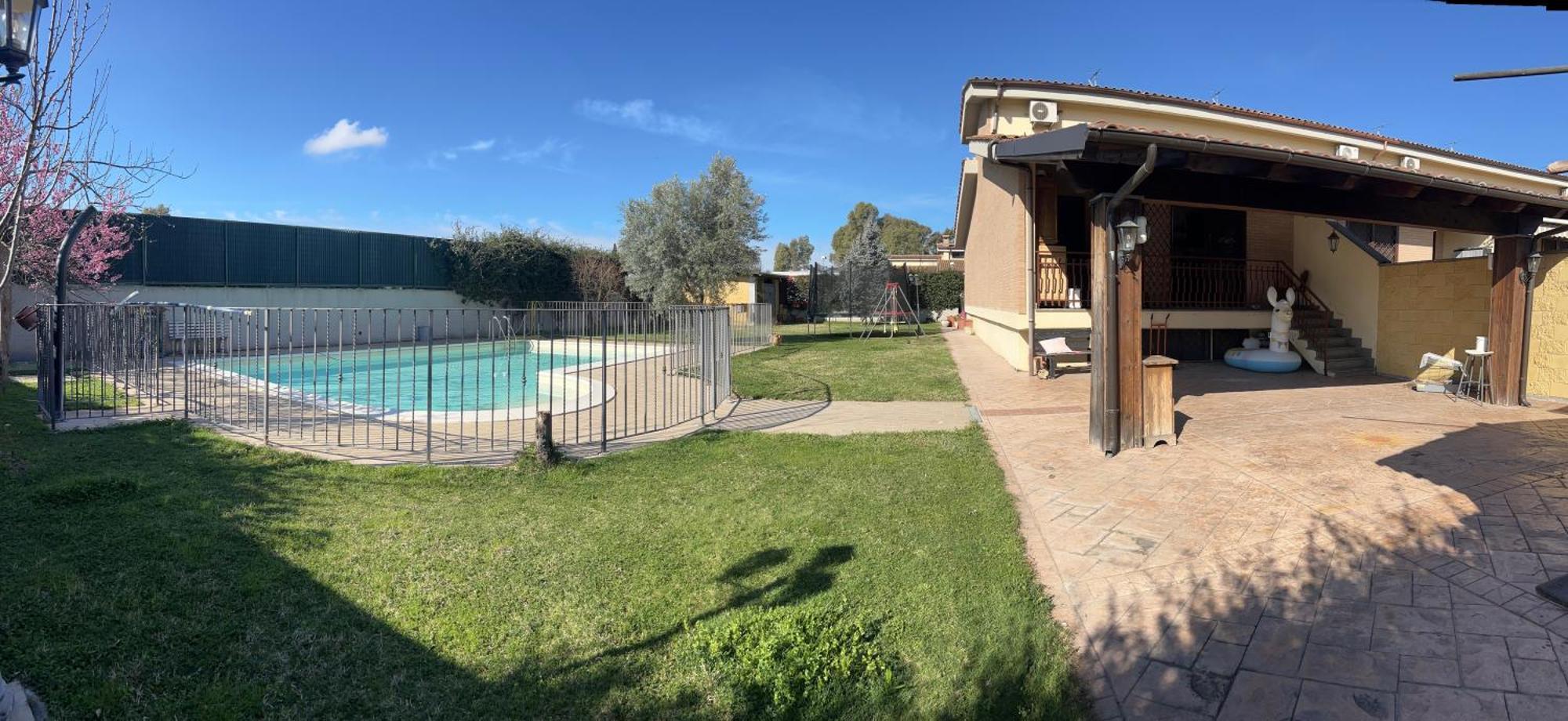 Villa Est *