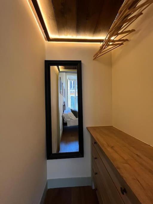 Boutique Signature In The Heart Of Ancient Apartment