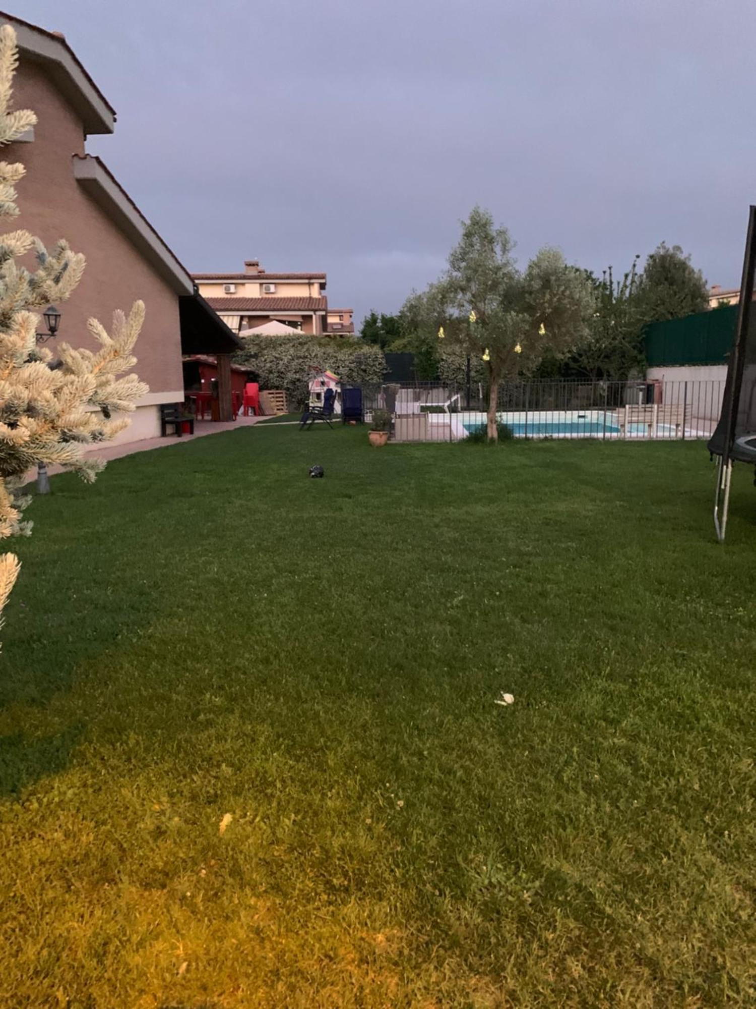 Est Villa *