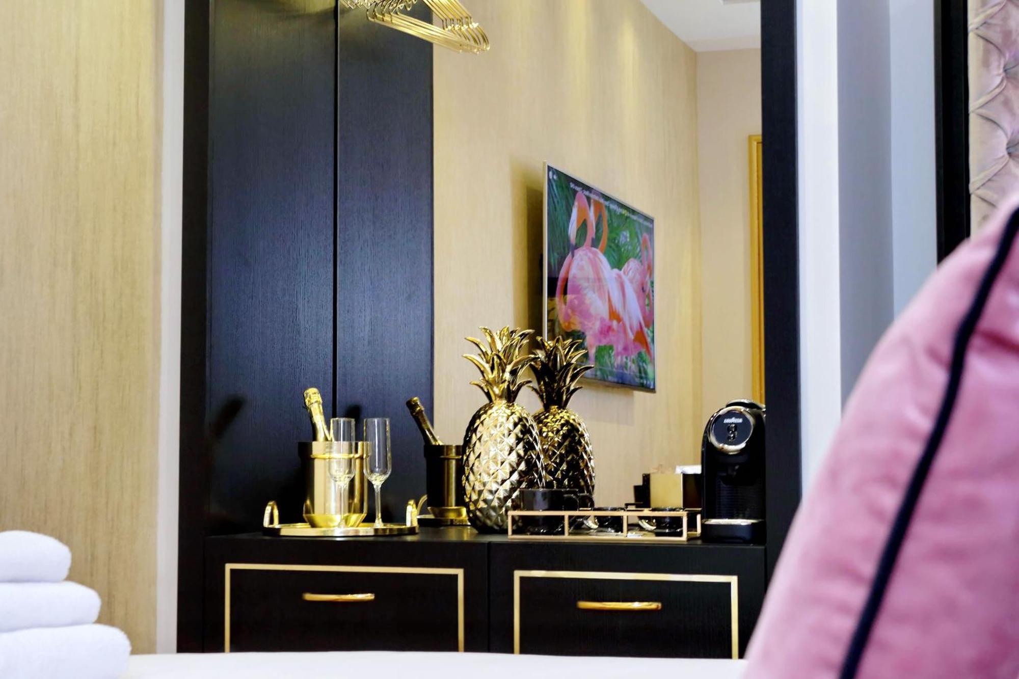 Apartment Spanish Gold Edition