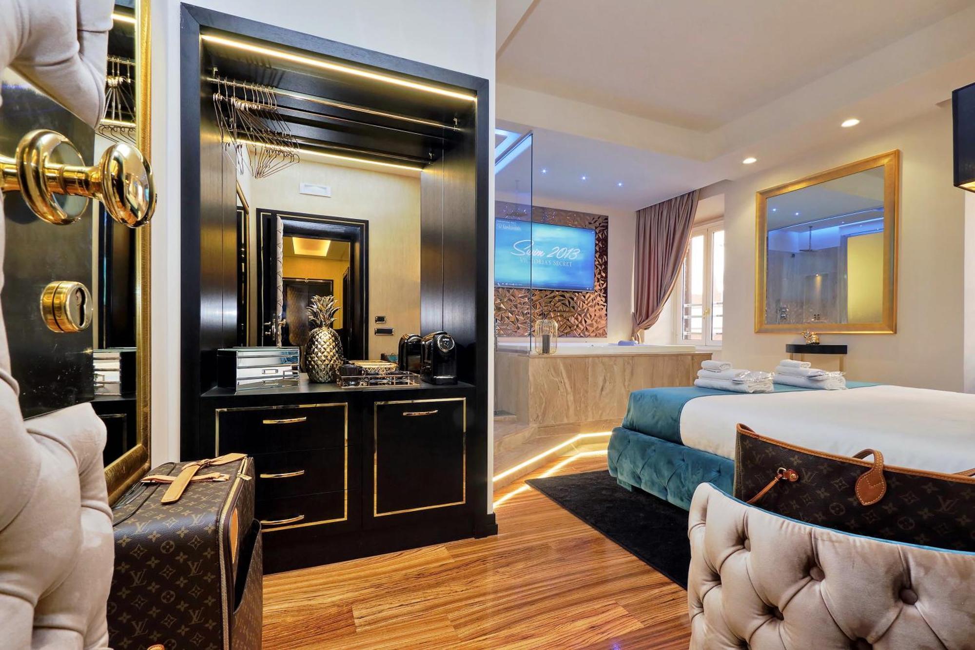 Apartment Spanish Gold Edition
